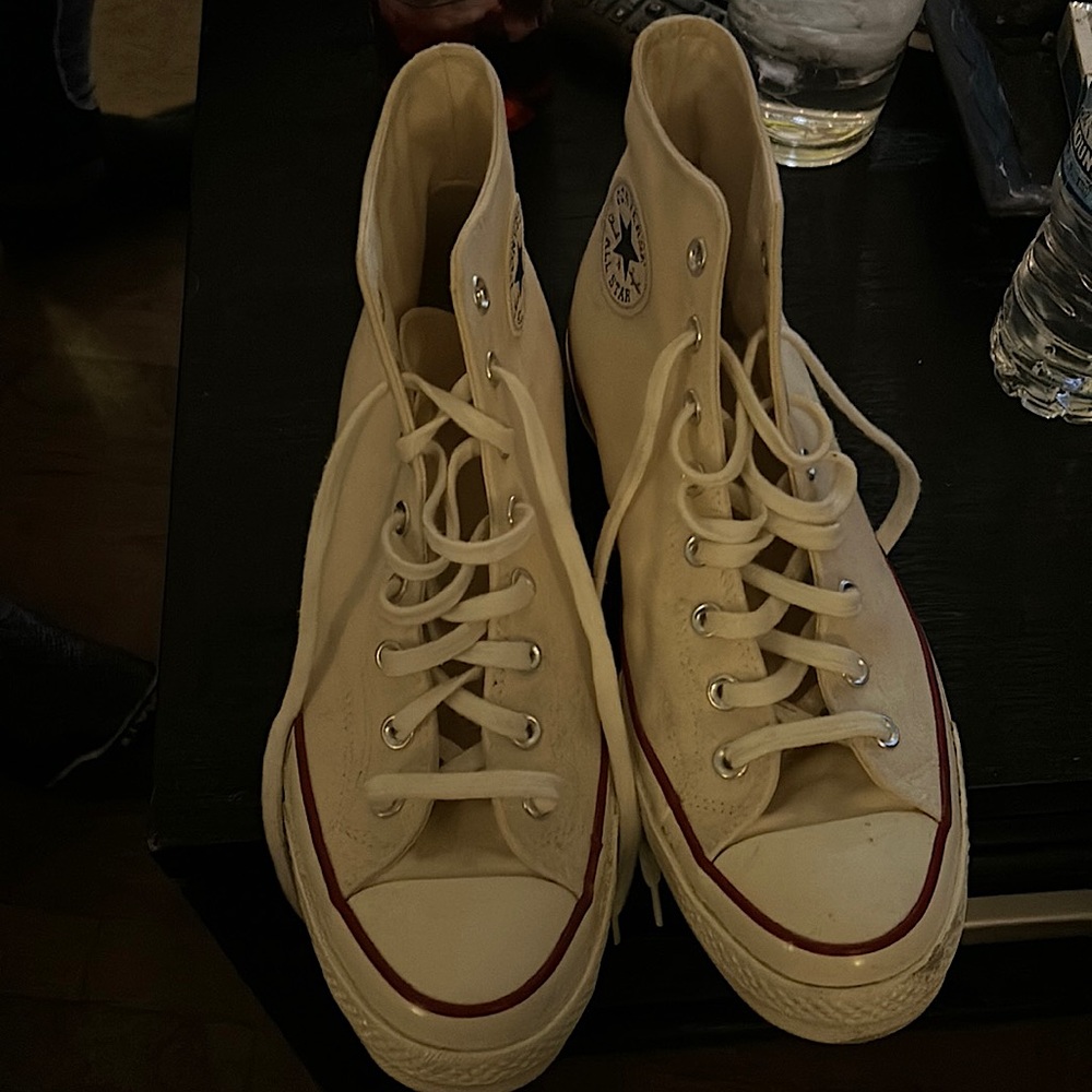 Men’s cream color Converse